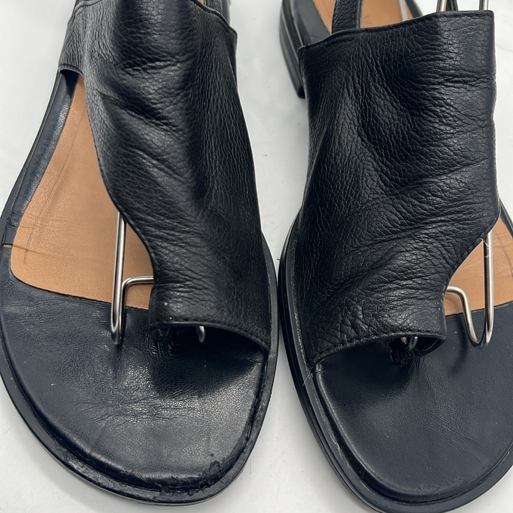 Vionic leather Sz 5 sandal’s EUC black - Picture 2 of 10